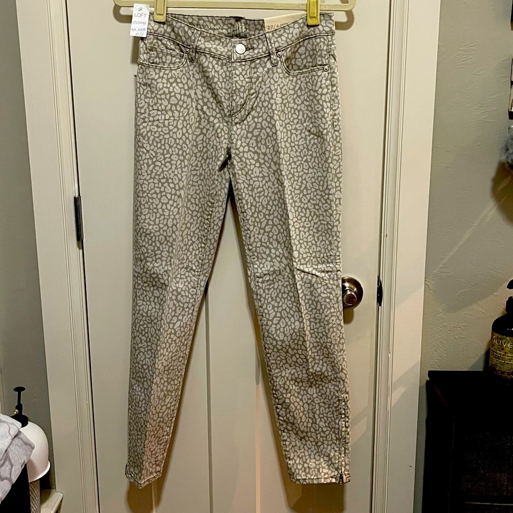 Loft Modern Skinny Ankle jeans- tan / white print size 4